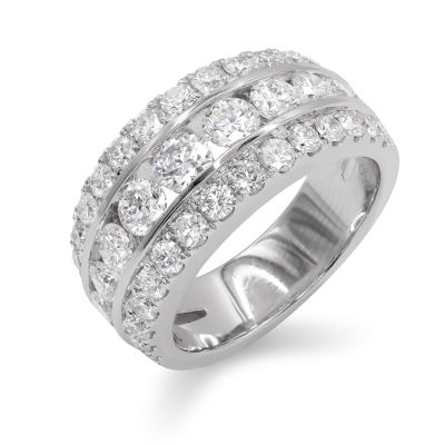 Lumbers 18ct Gold 2.47cts Diamond 3 Row Graduated Ring