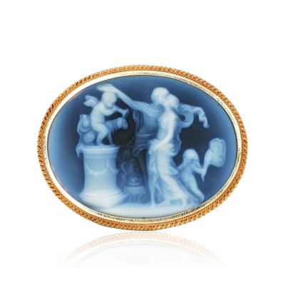 Lumbers Pre-owned 9ct Gold Oval Blue Cameo Brooch
